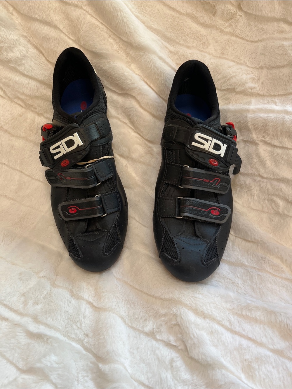 Sidi Men's Black Dominator 5 Cycling Shoes with Red Accents - Secure Closure